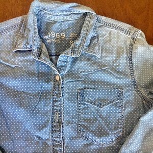 GAP 1969 Chambray Shirt, size Small